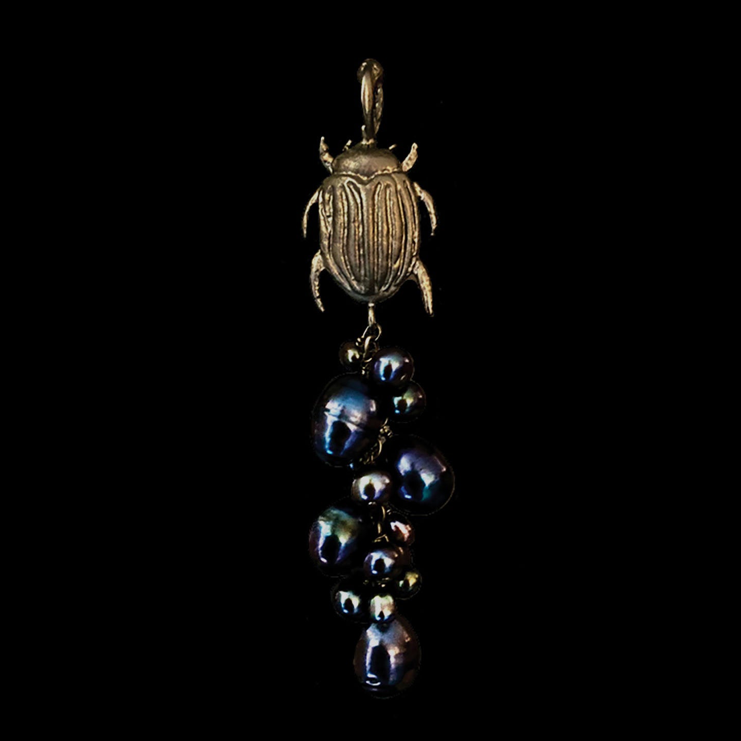 Beetle Drop with Black Pearl Tassel